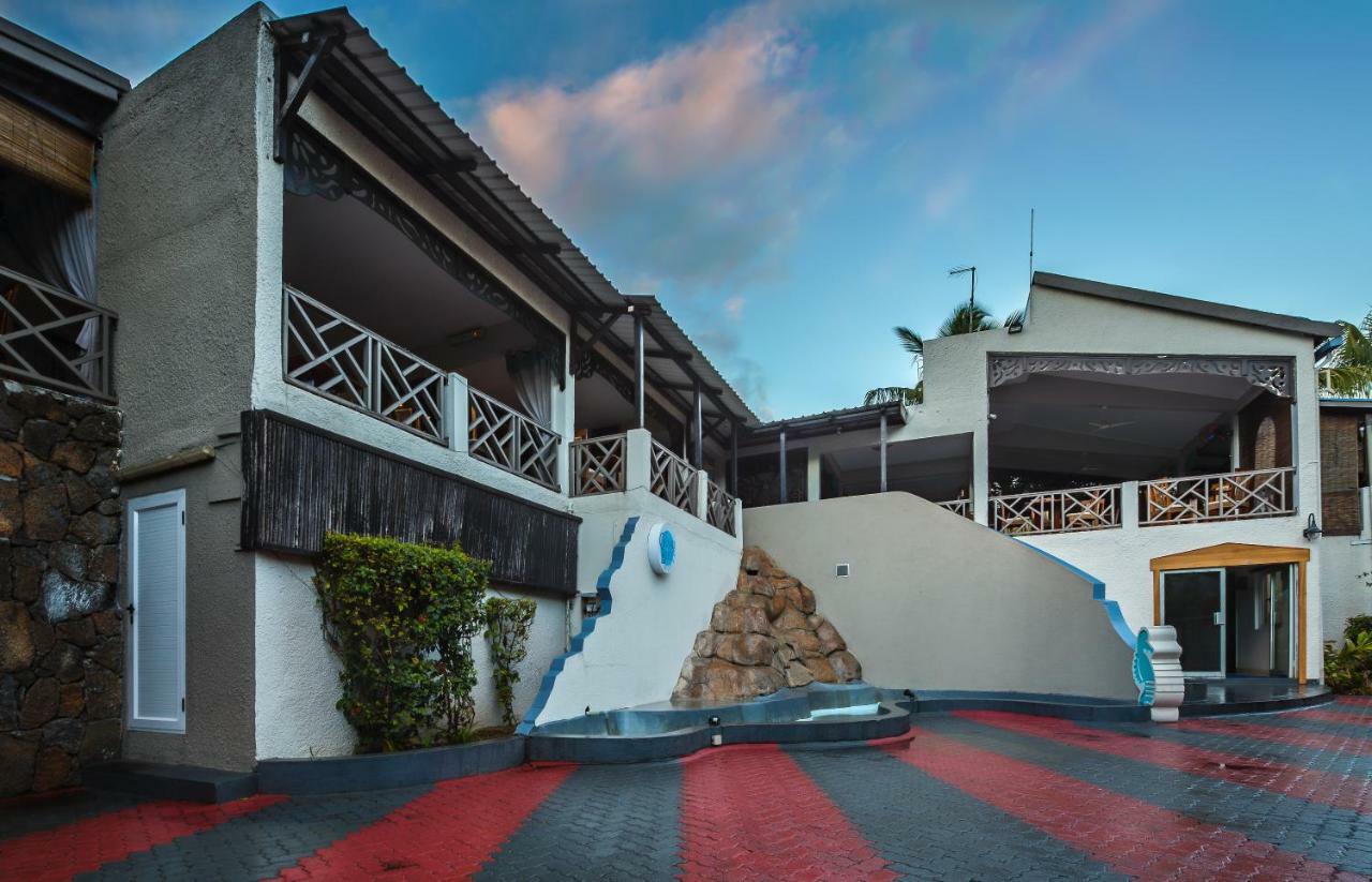 Le Grand Bleu Hotel Trou aux Biches Exterior photo